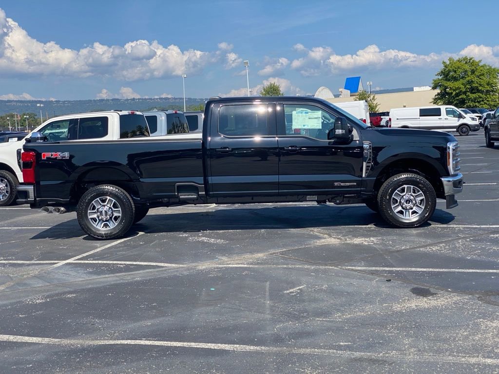 New 2026 Ford F350 Lariat w/ FX4 Off-Road Package image 3