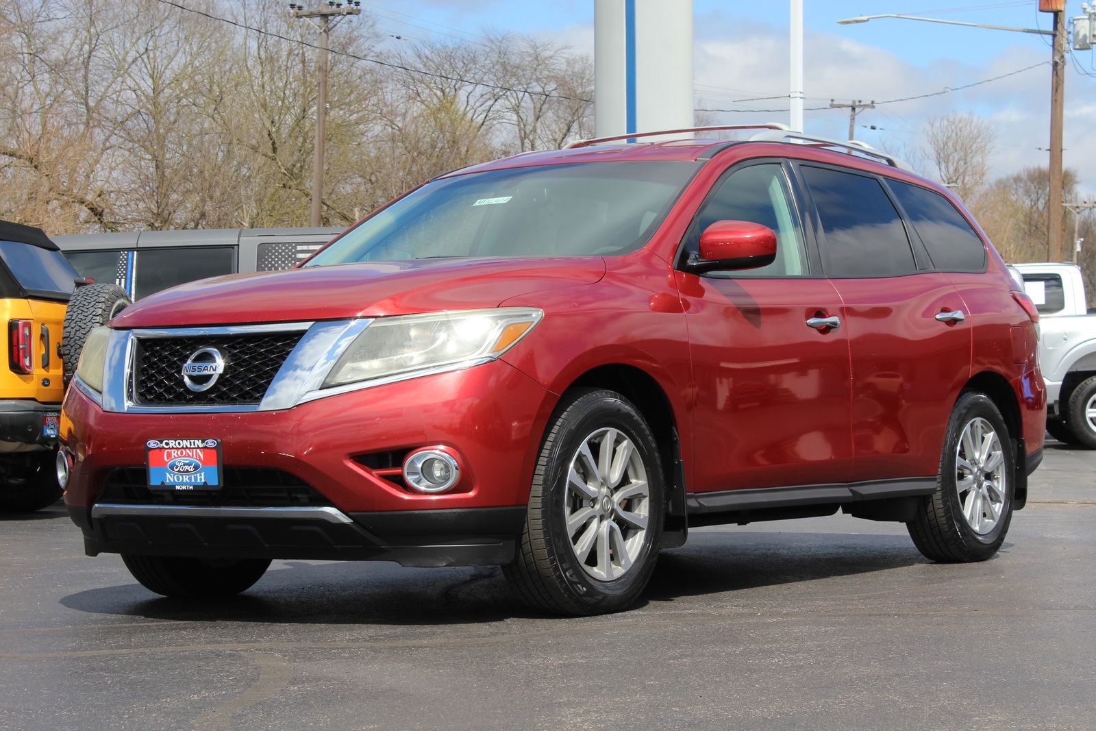 Used 2016 Nissan Pathfinder SV image 3