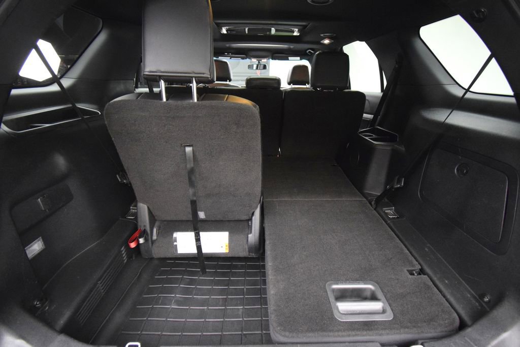 Used 2016 Ford Explorer XLT w/ Equipment Group 202A AWD/4WD image 34