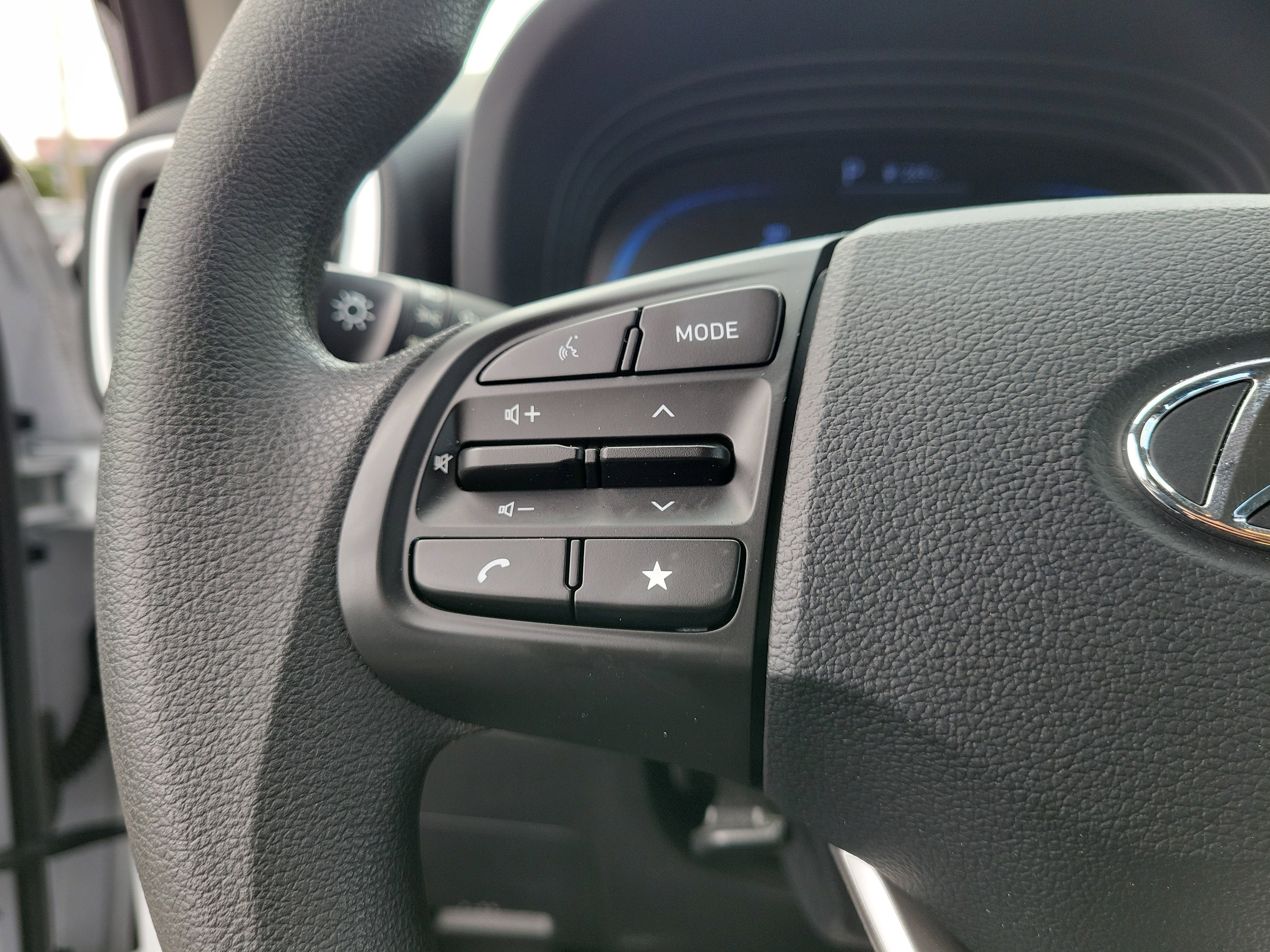 Used 2023 Hyundai Venue SE FWD image 19