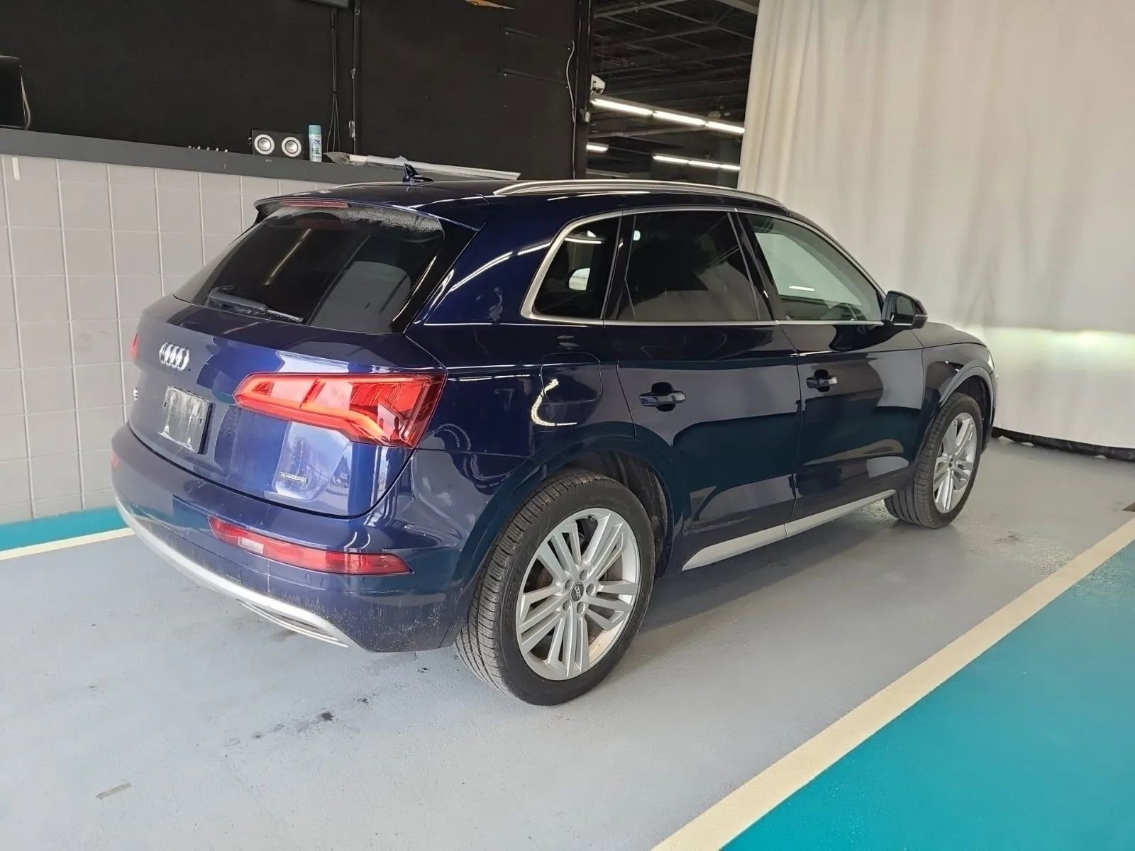 Used 2019 Audi Q5 2.0T Premium Plus w/ Premium Plus Package AWD/4WD image 3