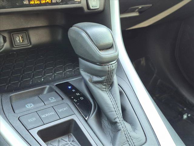Used 2025 Toyota RAV4 XLE w/ Convenience Package FWD image 12