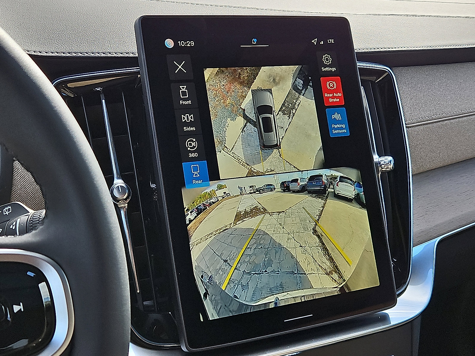 New 2026 Volvo XC90 B6 Plus w/ Protection Package Premier image 17