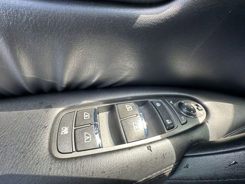 Used 2022 Nissan Armada SL image 13