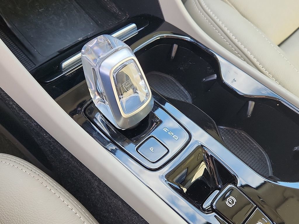 Used 2023 Volvo XC40 B5 Plus w/ Driver Assist Package image 16