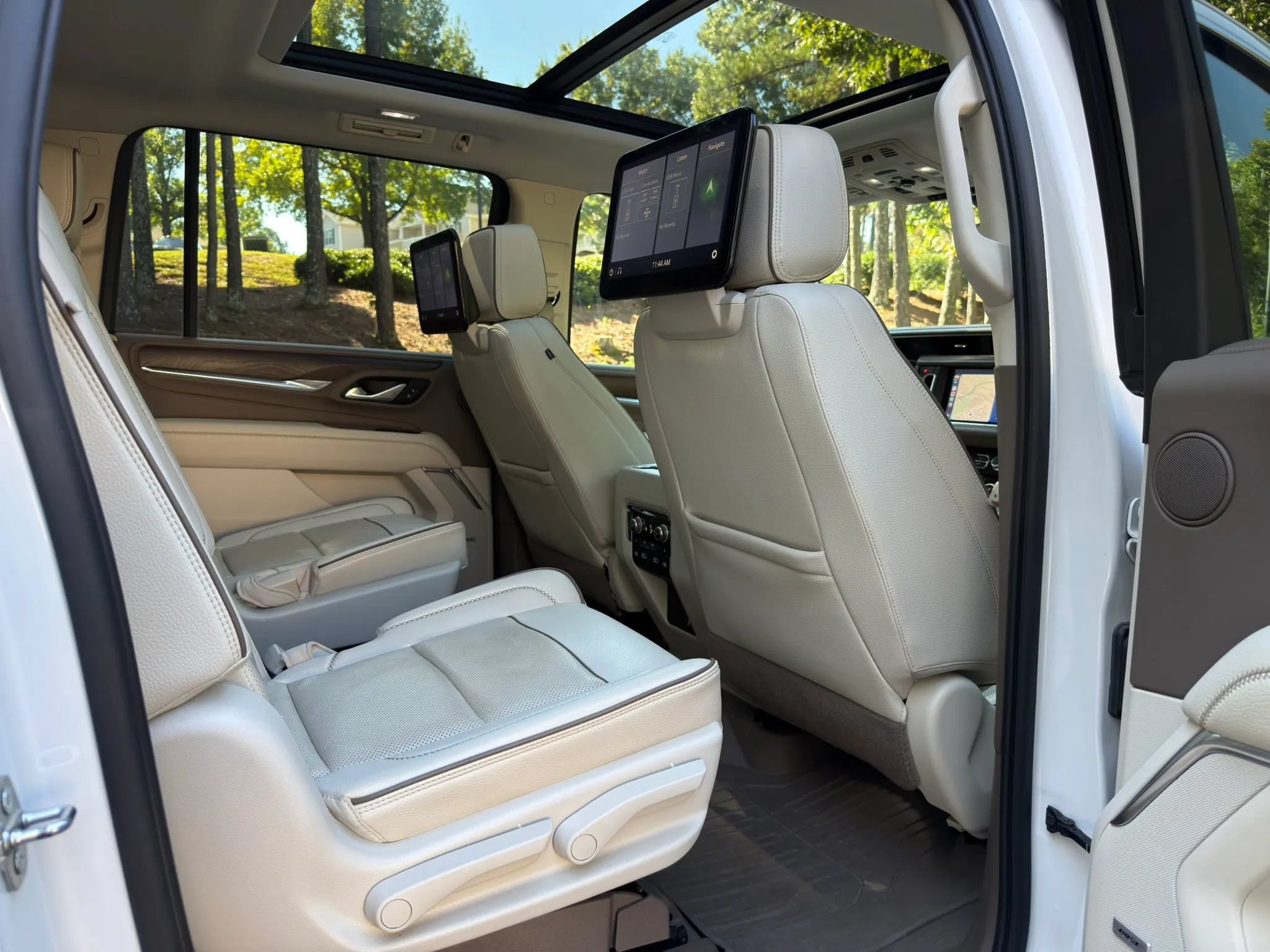 Used 2021 GMC Yukon XL Denali w/ Denali Premium Package RWD image 35