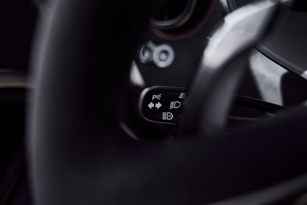 Used 2025 McLaren 750S Spider RWD image 52