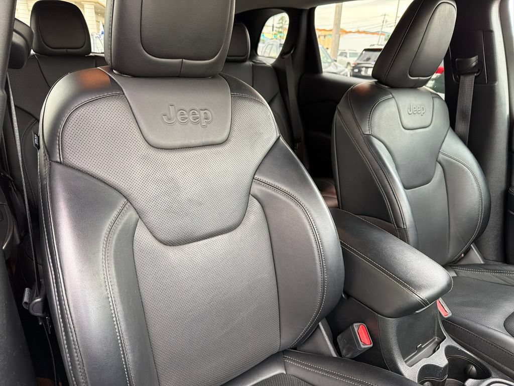 Used 2022 Jeep Cherokee Limited AWD/4WD image 37