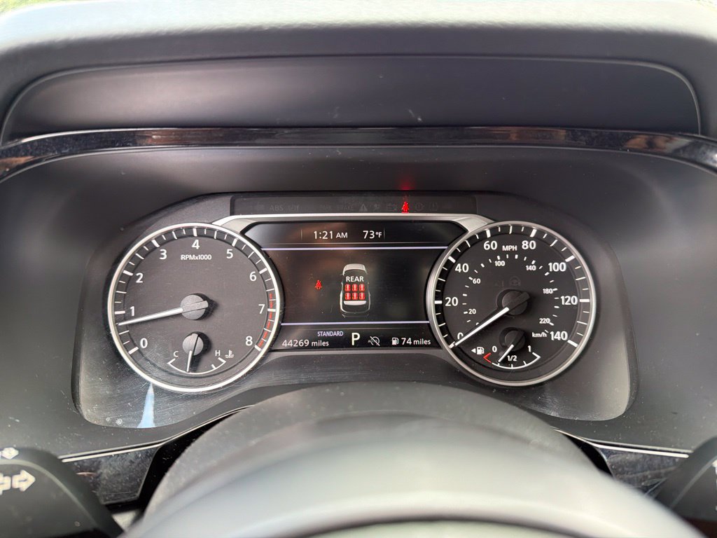 Used 2024 Nissan Pathfinder SV FWD image 9