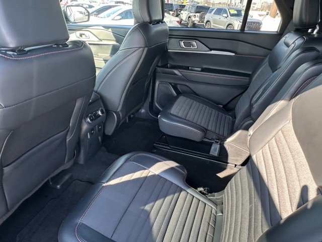 Used 2025 Ford Explorer ST-Line image 18