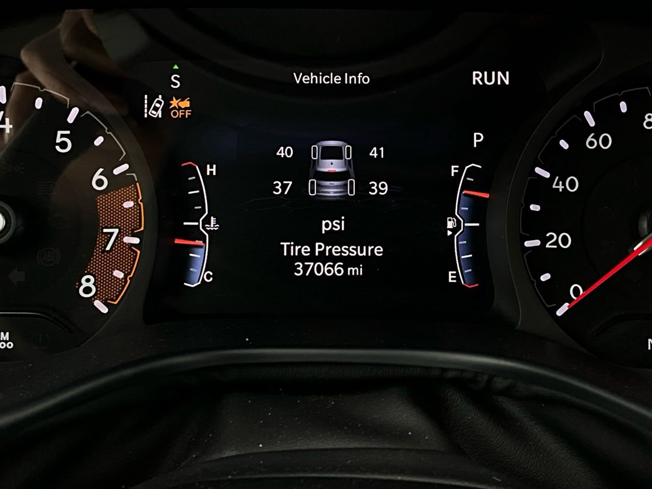 Used 2025 Jeep Compass Trailhawk w/ Trailer Tow Group AWD/4WD image 39