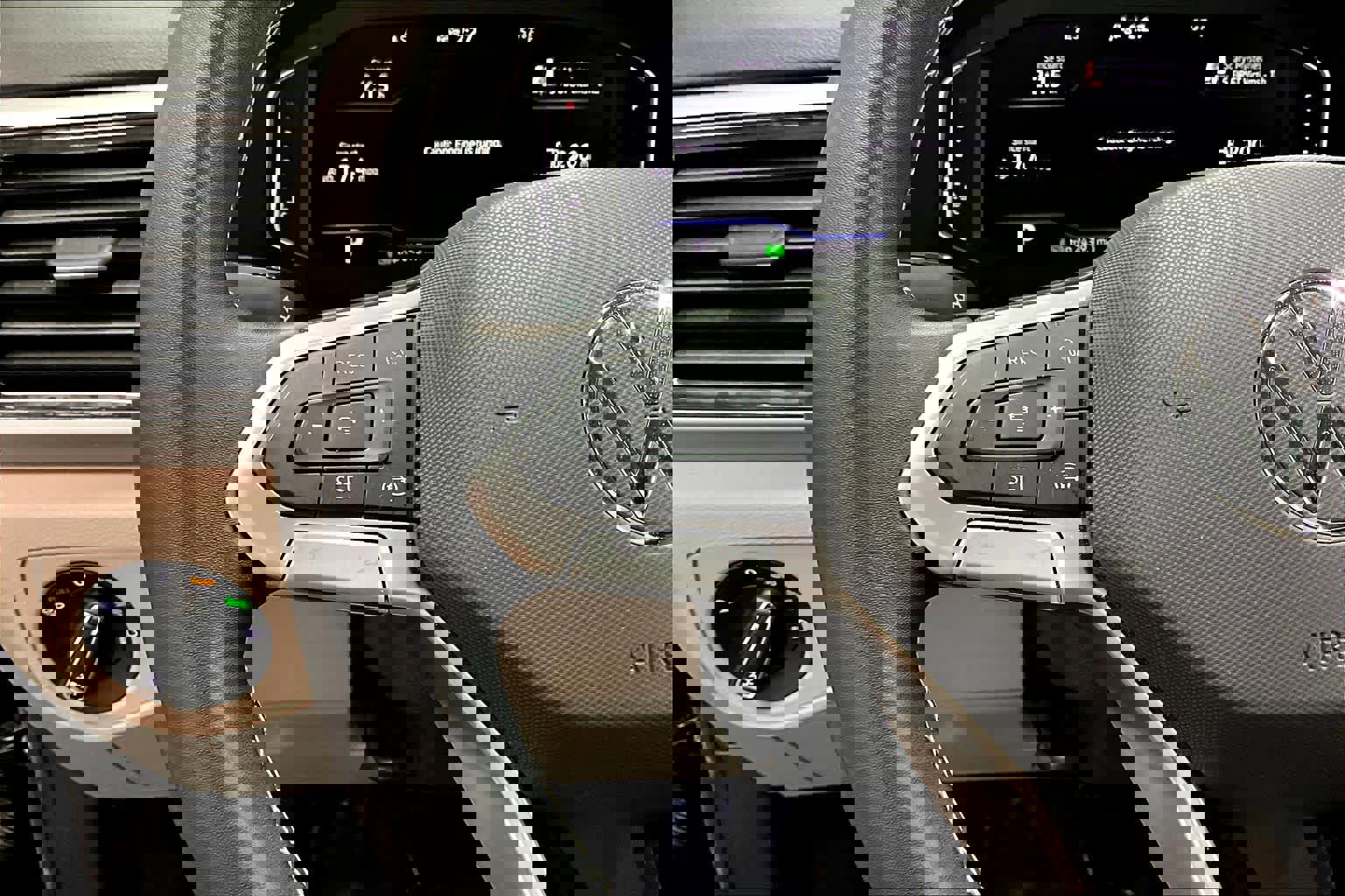 Used 2023 Volkswagen Atlas SE w/ Panoramic Sunroof Package image 21