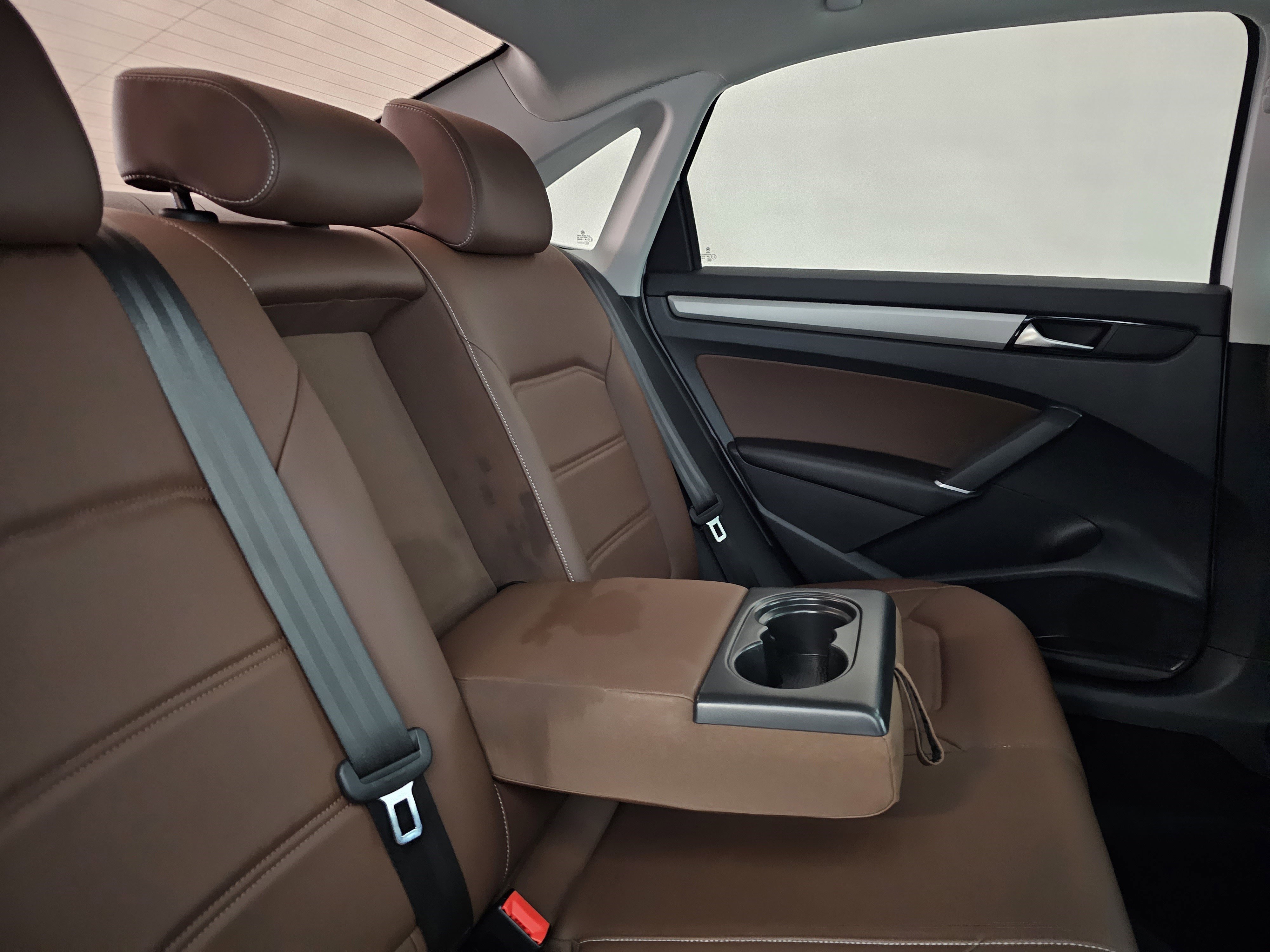 Used 2021 Volkswagen Passat 2.0T SE image 29