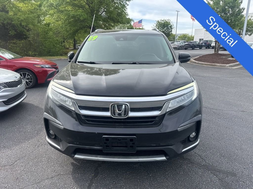 Used 2019 Honda Pilot Touring image 2