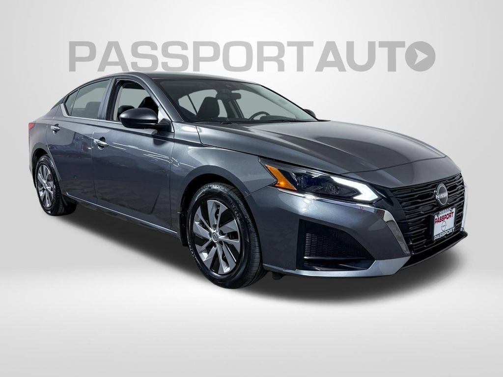 Certified 2025 Nissan Altima 2.5 S FWD image 3