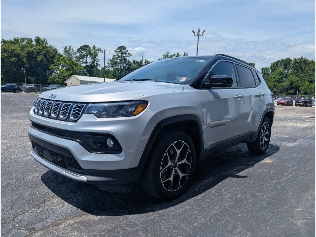 Used 2025 Jeep Compass Limited AWD/4WD image 7