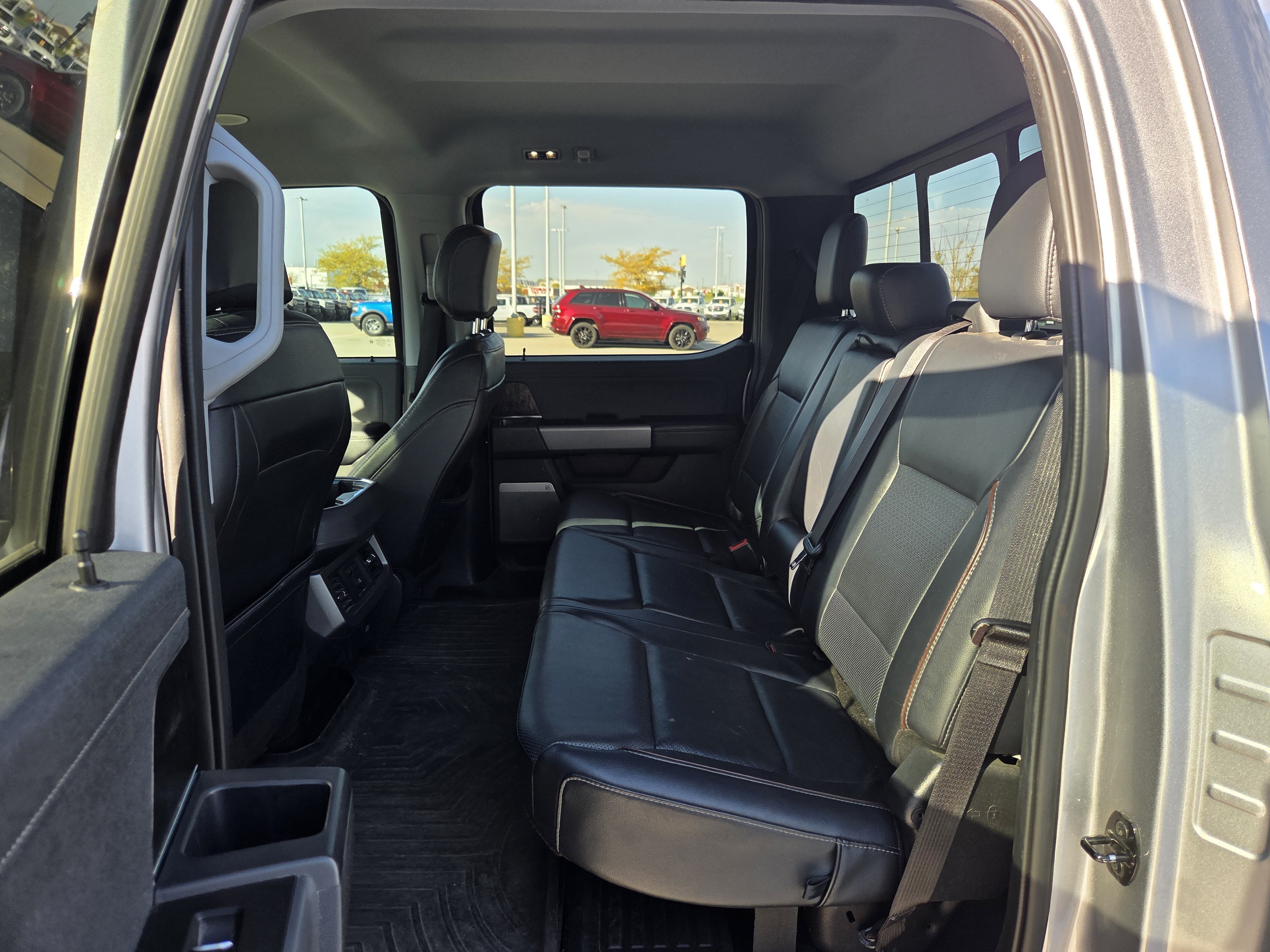 Used 2023 Ford F350 Lariat w/ Lariat Ultimate Package AWD/4WD image 9