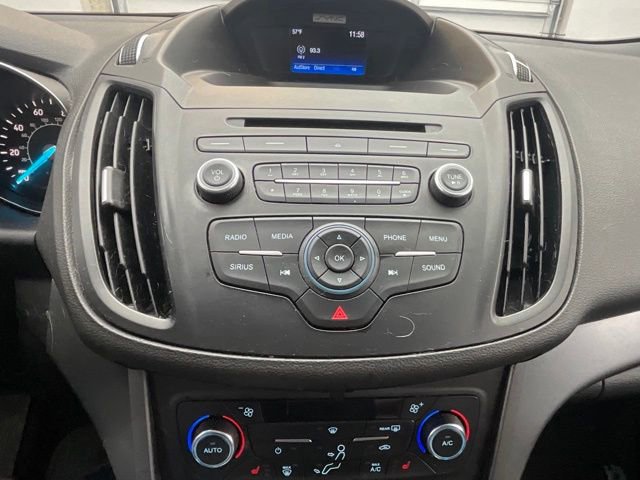 Used 2017 Ford Escape SE w/ SE Cold Weather Package AWD/4WD image 9