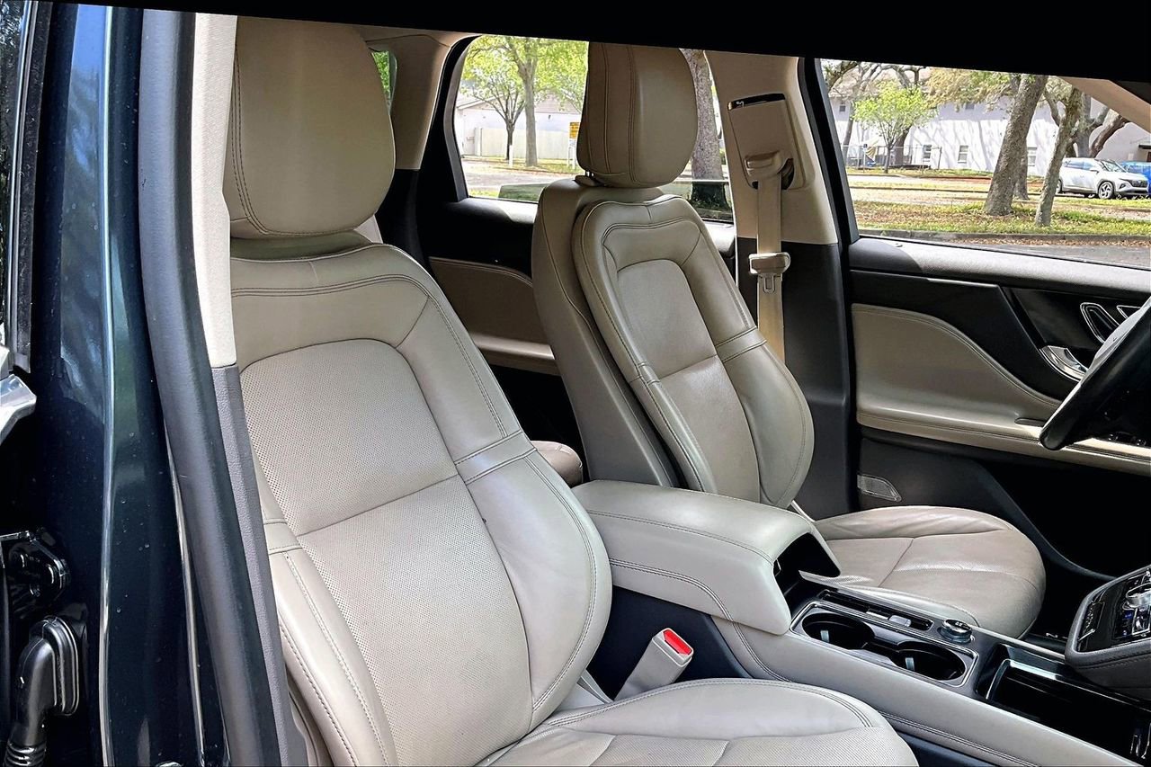 Used 2020 Lincoln Corsair Reserve image 28