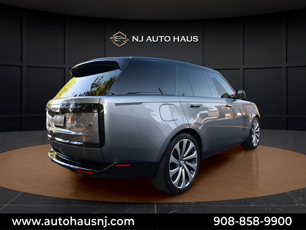 Used 2023 Land Rover Range Rover SE AWD/4WD image 4