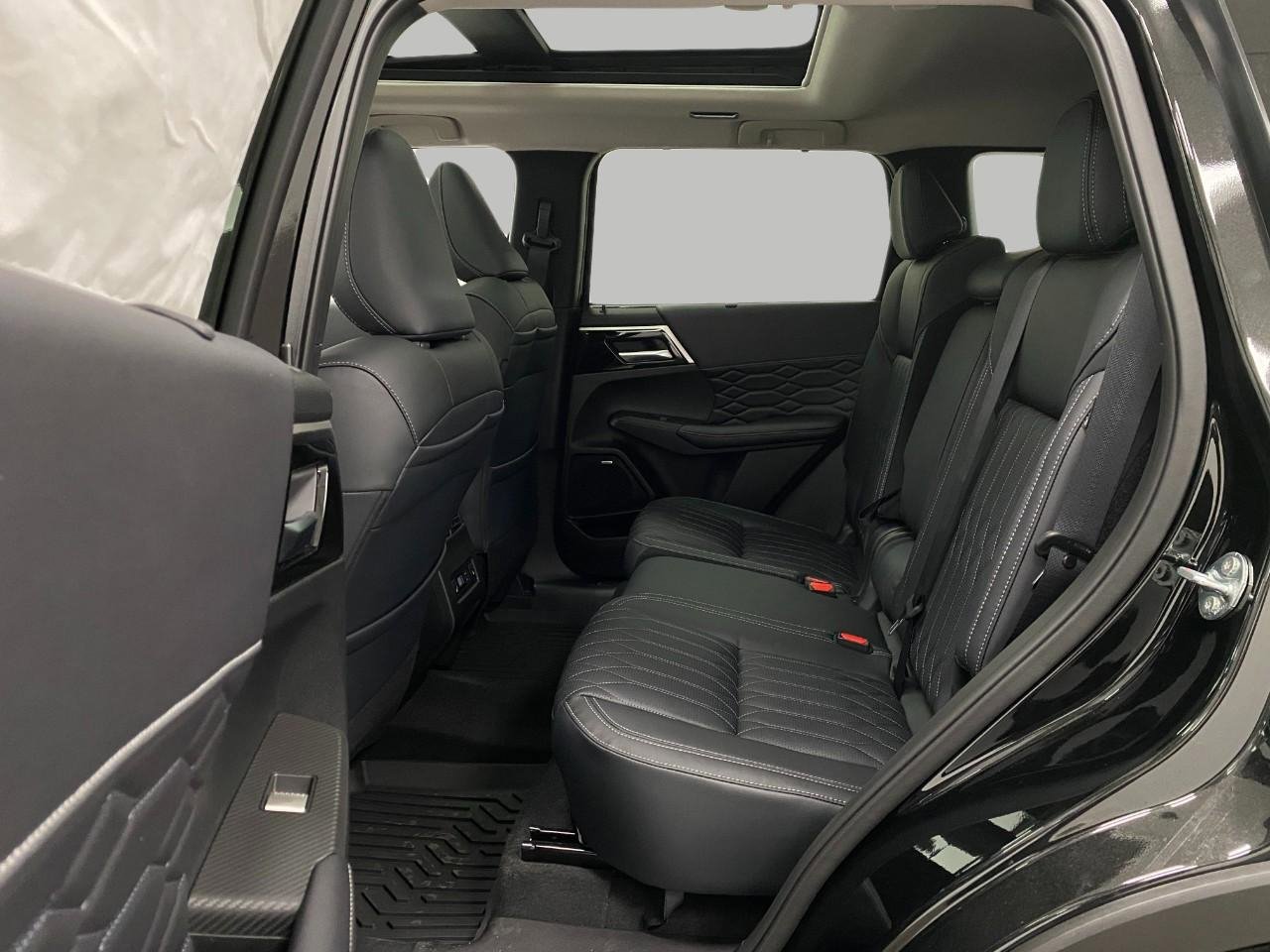 New 2026 Mitsubishi Outlander SEL image 30