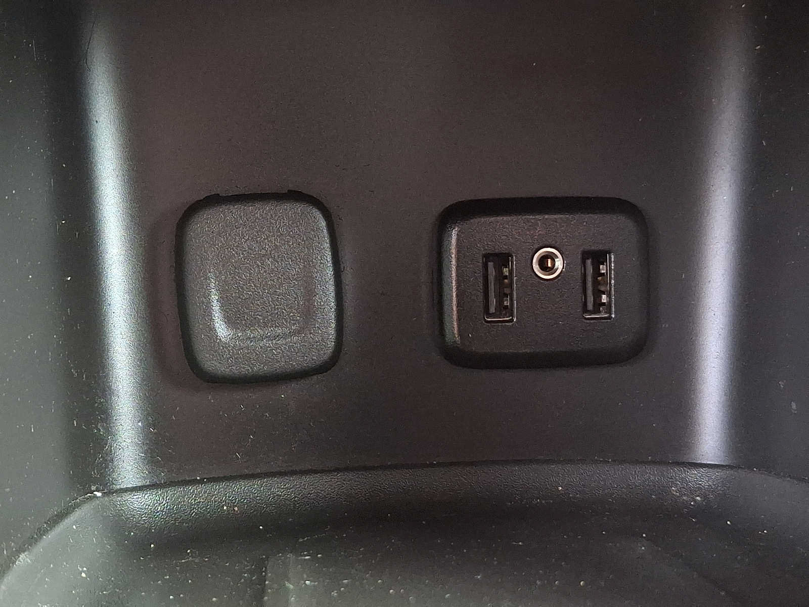Used 2019 GMC Acadia SLE FWD image 25