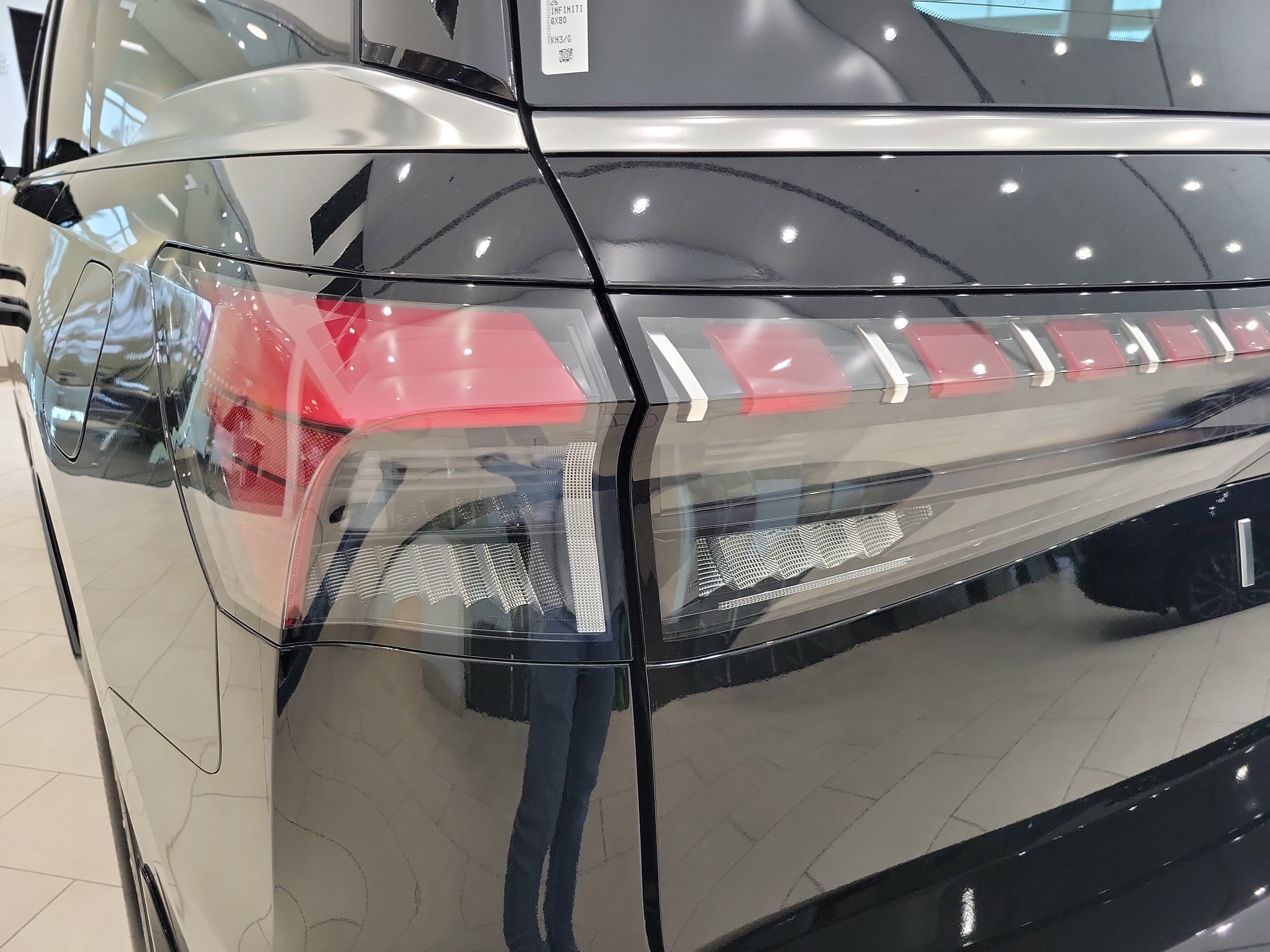 New 2026 INFINITI QX80 Luxe image 10