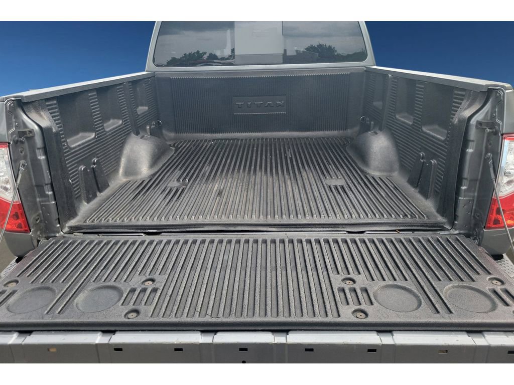 Used 2018 Nissan Titan SV RWD image 9
