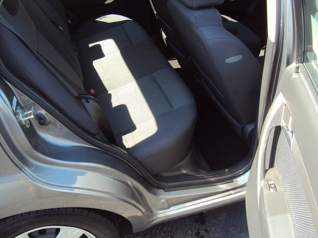 Used 2009 Chevrolet Aveo LT w/ Power and Convenience Package FWD image 10
