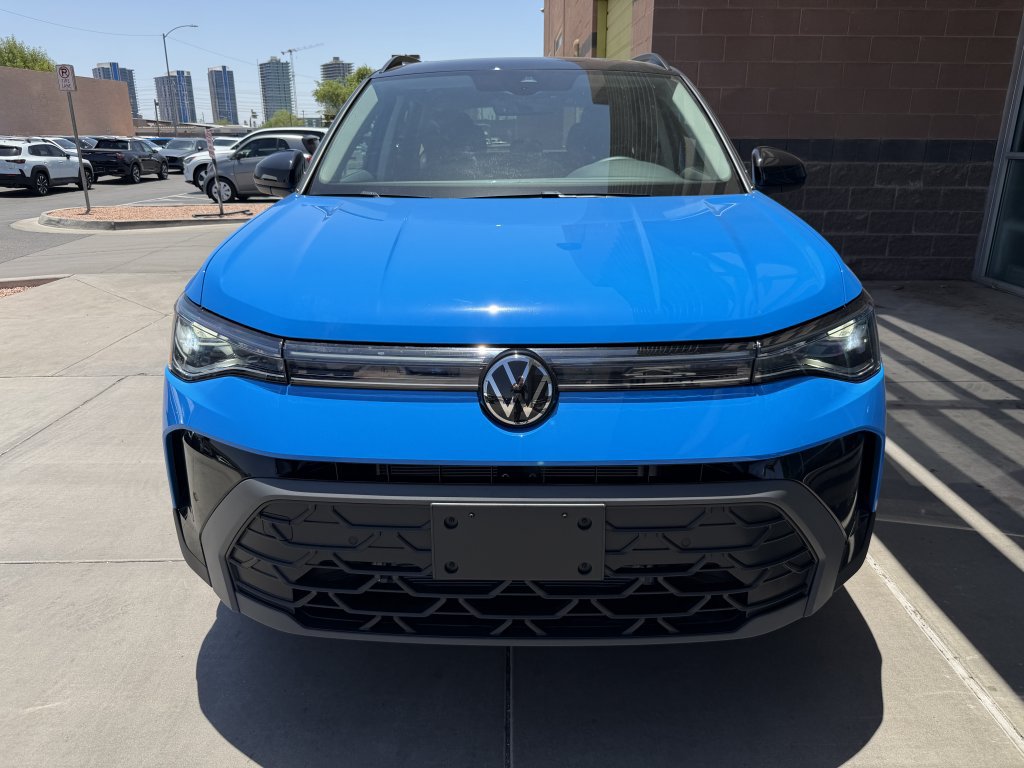 Used 2025 Volkswagen Taos SE AWD/4WD image 10
