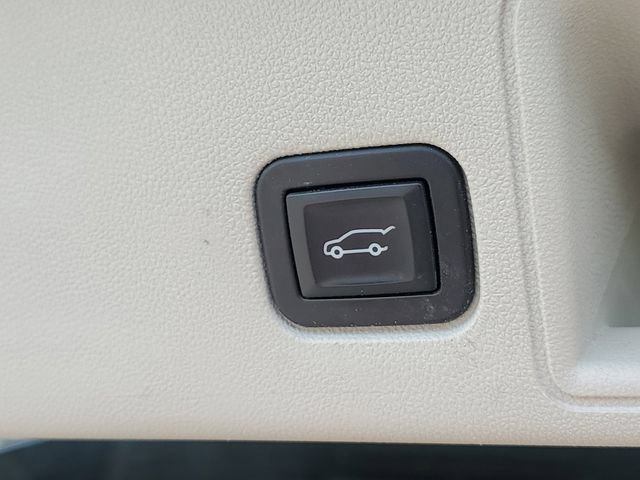 Used 2018 GMC Terrain Denali w/ Driver Alert Package II AWD/4WD image 10