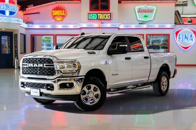 Used 2024 RAM 2500 Big Horn w/ Off Road Package AWD/4WD image 2