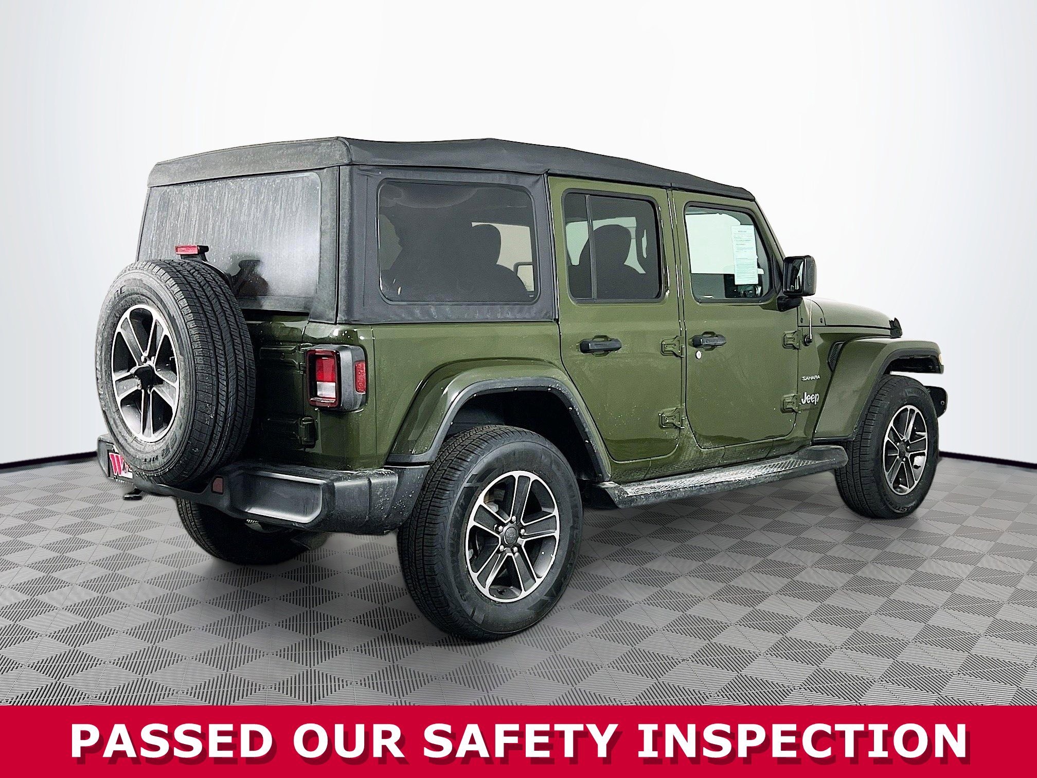 Used 2023 Jeep Wrangler Sahara w/ Cold Weather Group AWD/4WD image 29