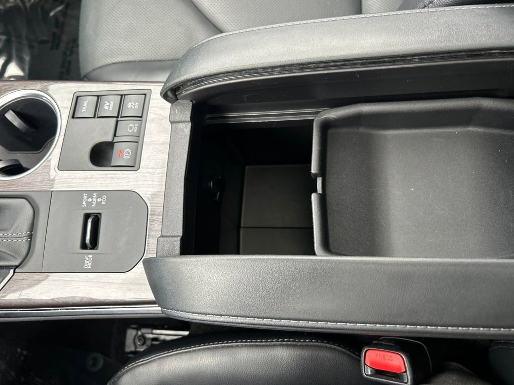 Used 2023 Toyota Highlander Limited image 23