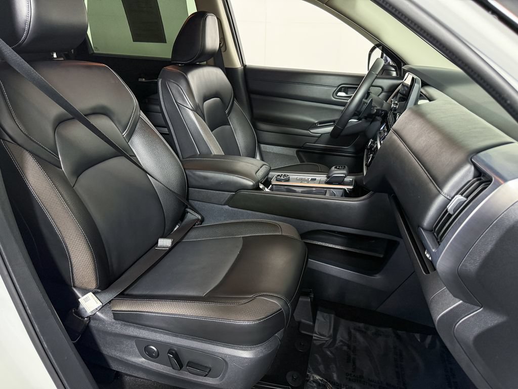 Certified 2024 Nissan Pathfinder SL AWD/4WD image 14