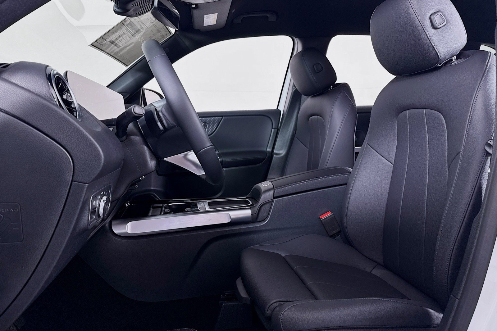 New 2026 Mercedes-Benz GLB 250 image 16