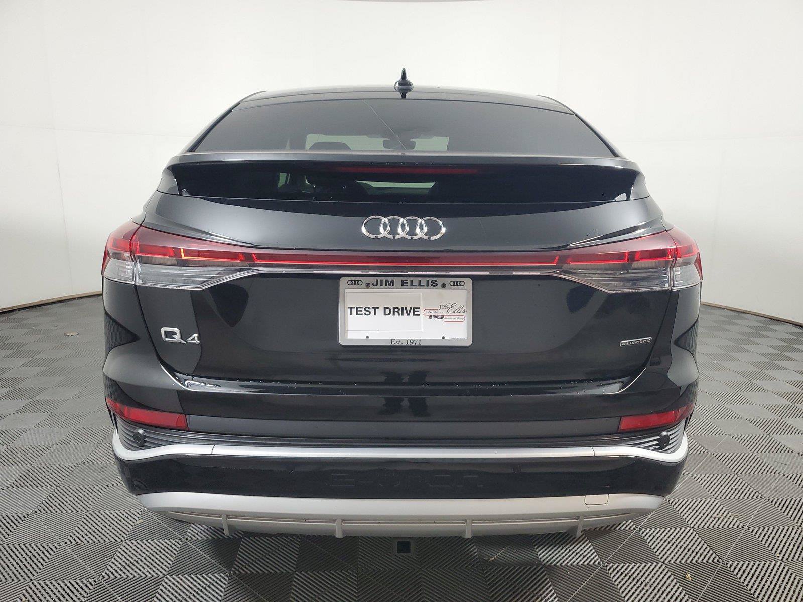 Used 2023 Audi Q4 e-tron Premium w/ Convenience Package AWD/4WD image 5