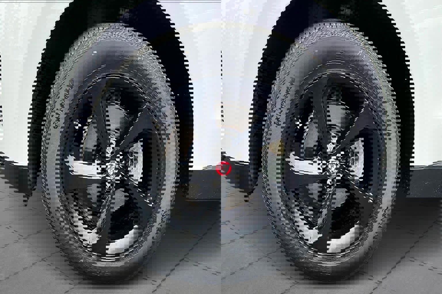 Used 2018 Jaguar F-PACE Premium image 10