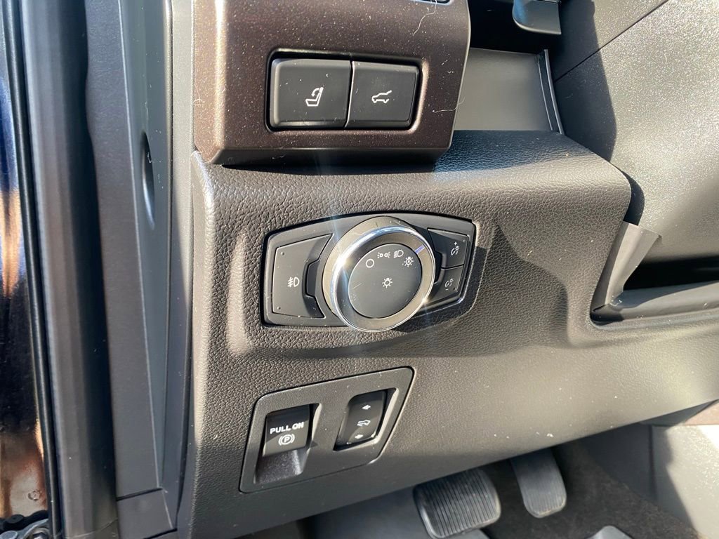 Used 2021 Ford Expedition Limited image 17