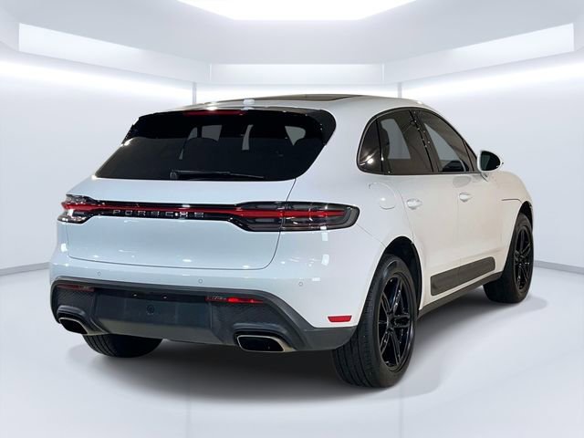 Certified 2022 Porsche Macan image 9