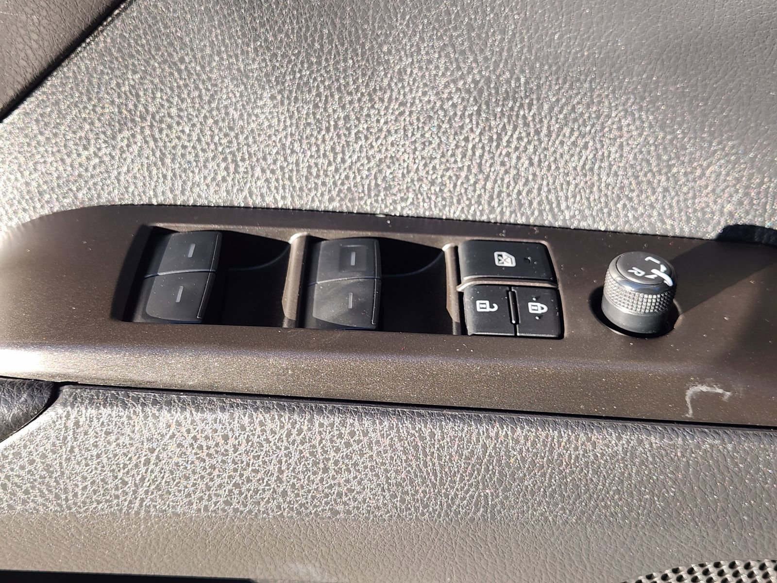 Used 2023 Toyota Camry LE image 28