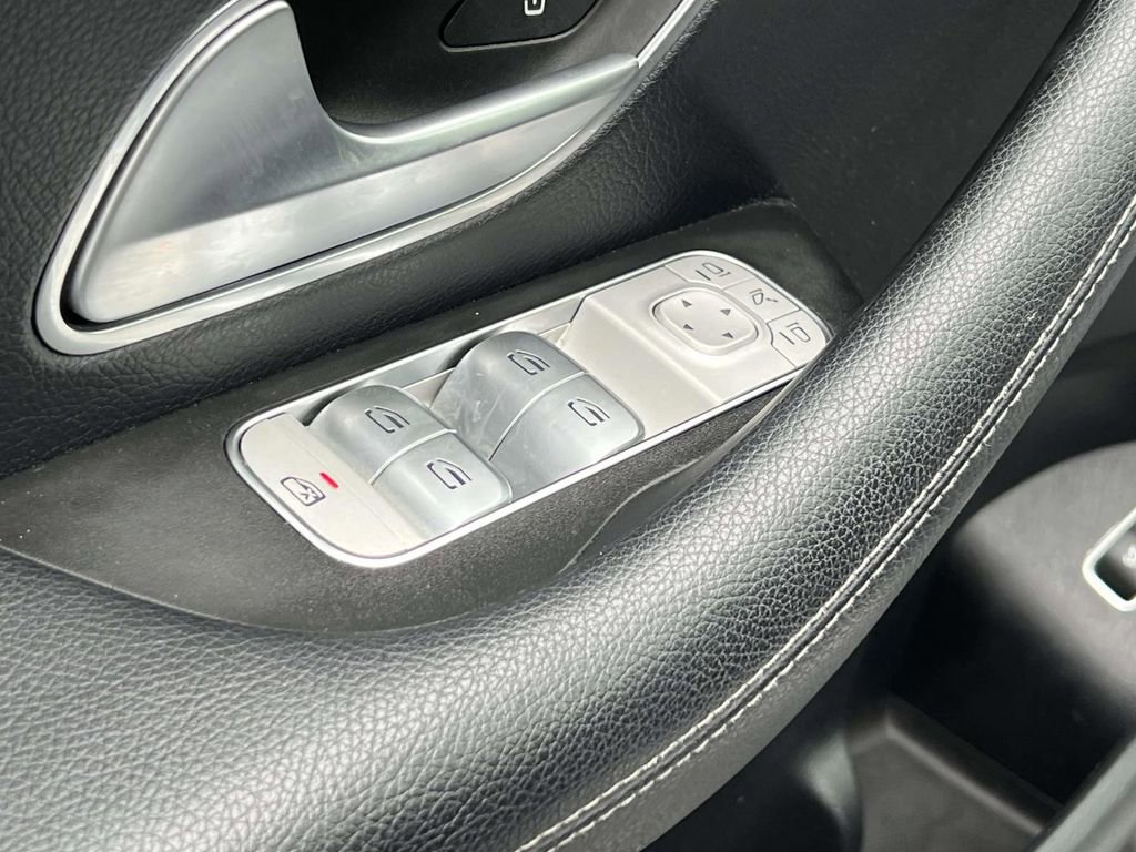 Used 2023 Mercedes-Benz GLE 350 4MATIC image 17