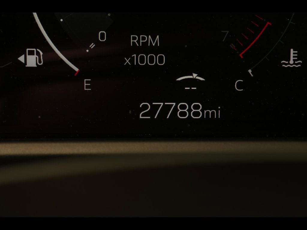 Used 2025 GMC Acadia Elevation image 24