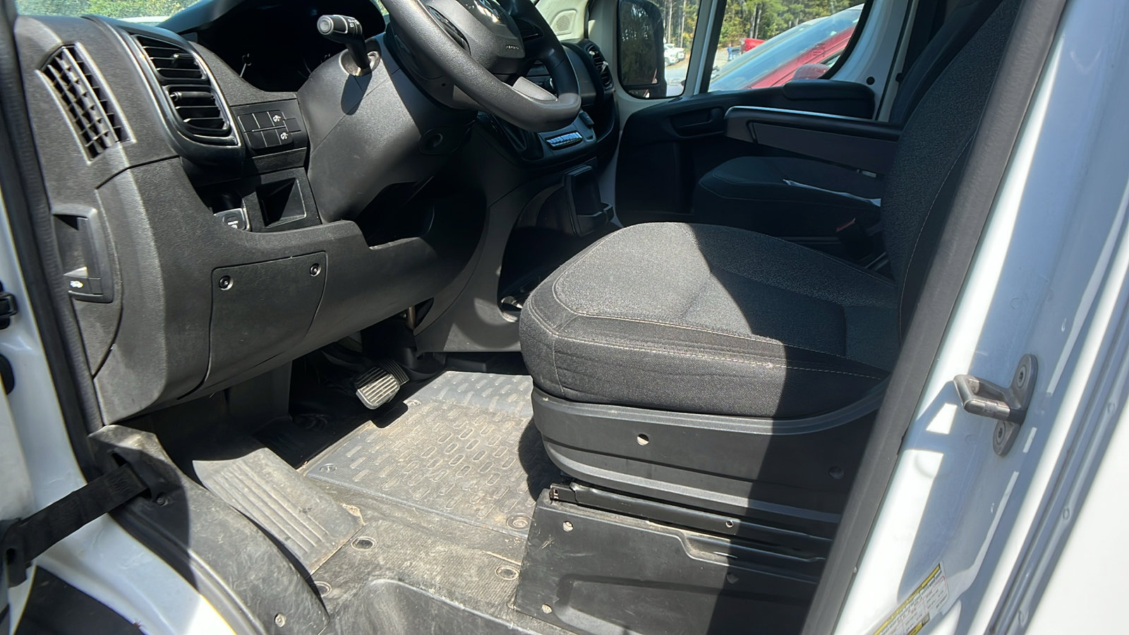 Used 2022 RAM ProMaster 2500 image 12