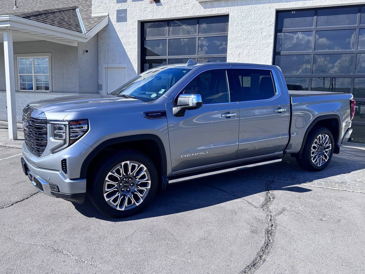 Used 2023 GMC Sierra 1500 Denali Ultimate AWD/4WD image 10