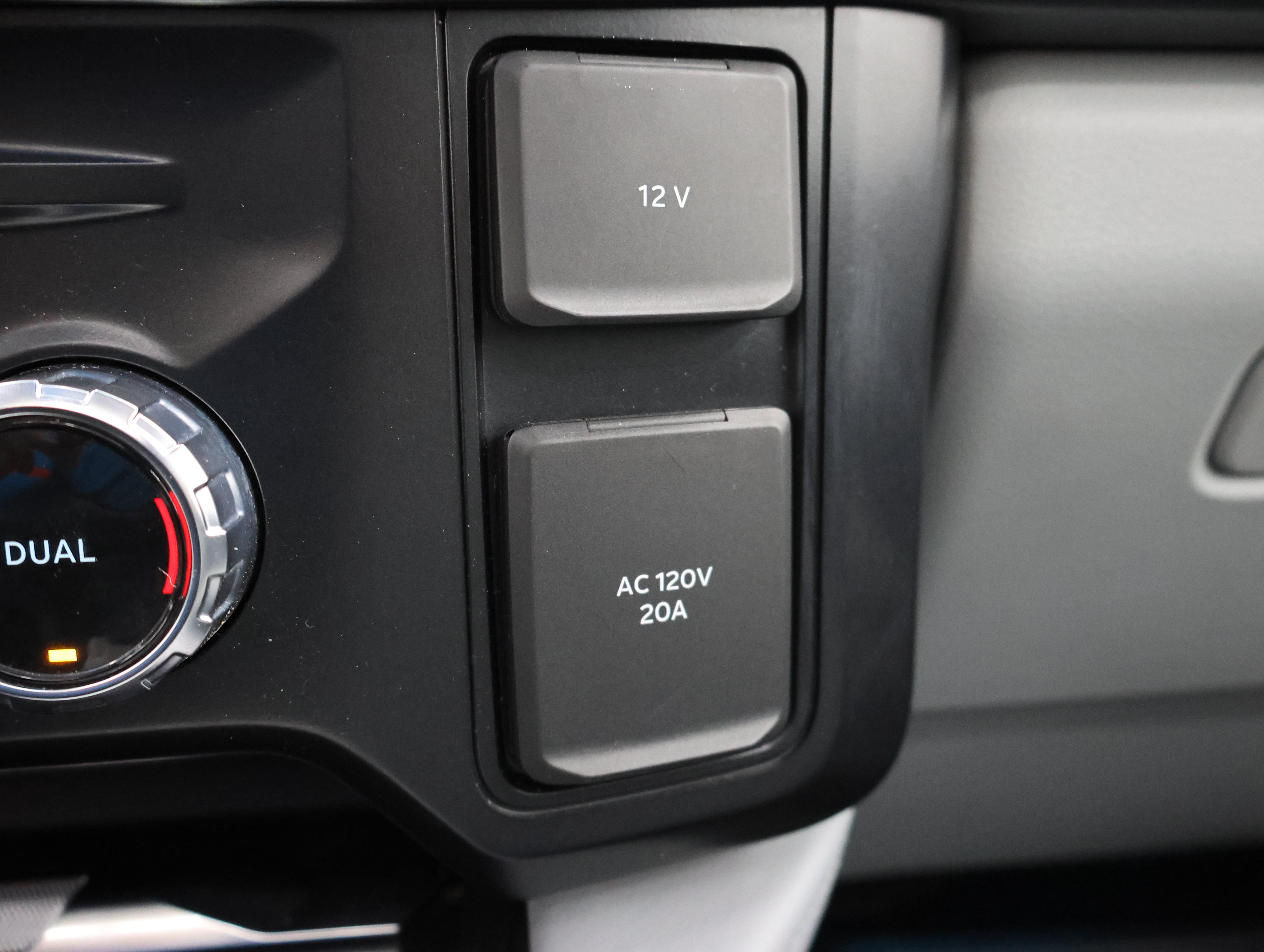 Used 2024 Ford F350 Limited w/ FX4 Off-Road Package AWD/4WD image 58