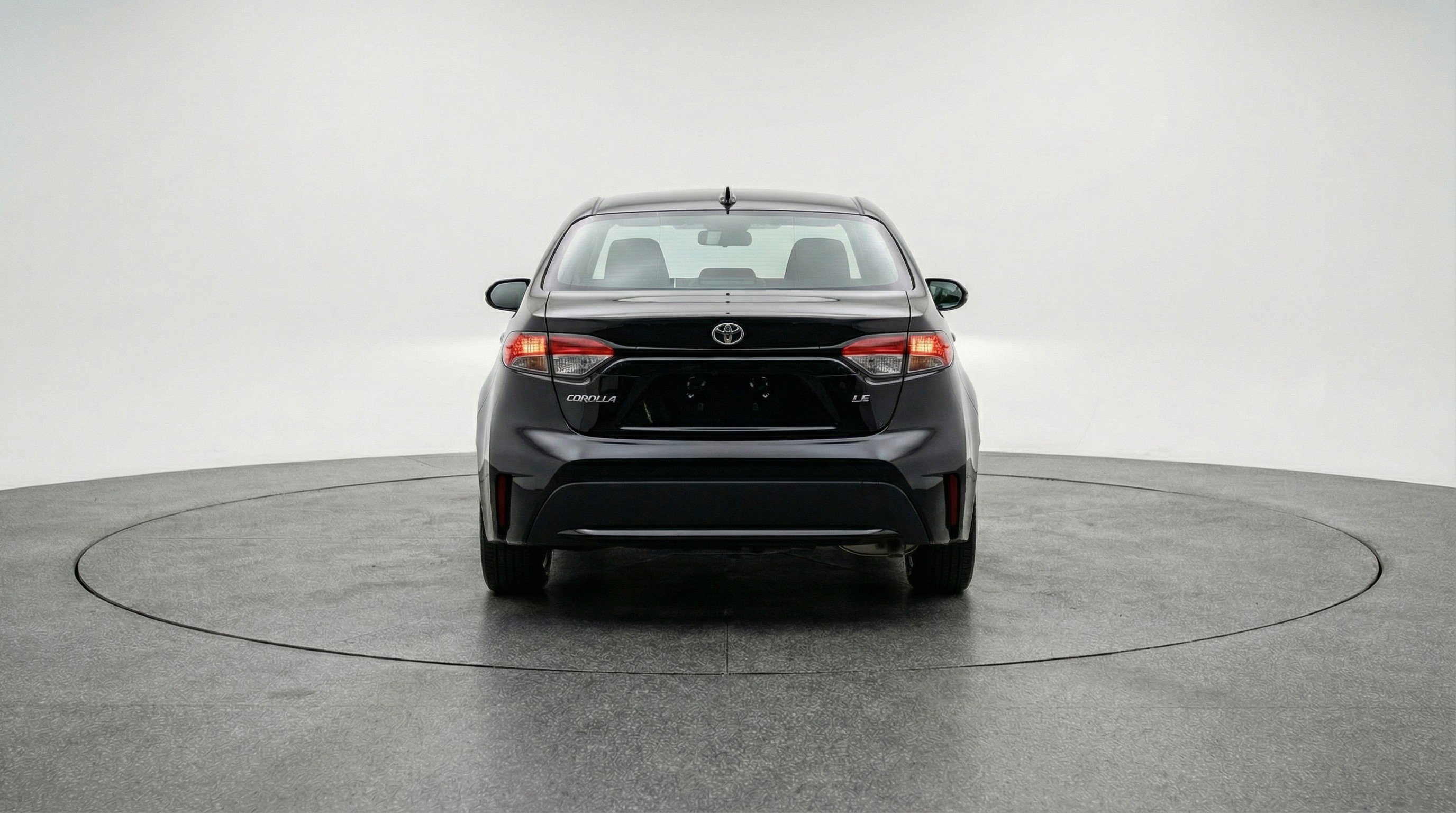 Used 2025 Toyota Corolla LE image 7