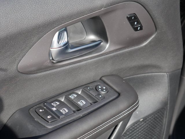 New 2026 Chrysler Pacifica Select AWD/4WD image 12