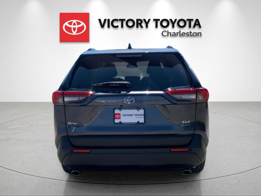Used 2025 Toyota RAV4 XLE AWD/4WD image 4