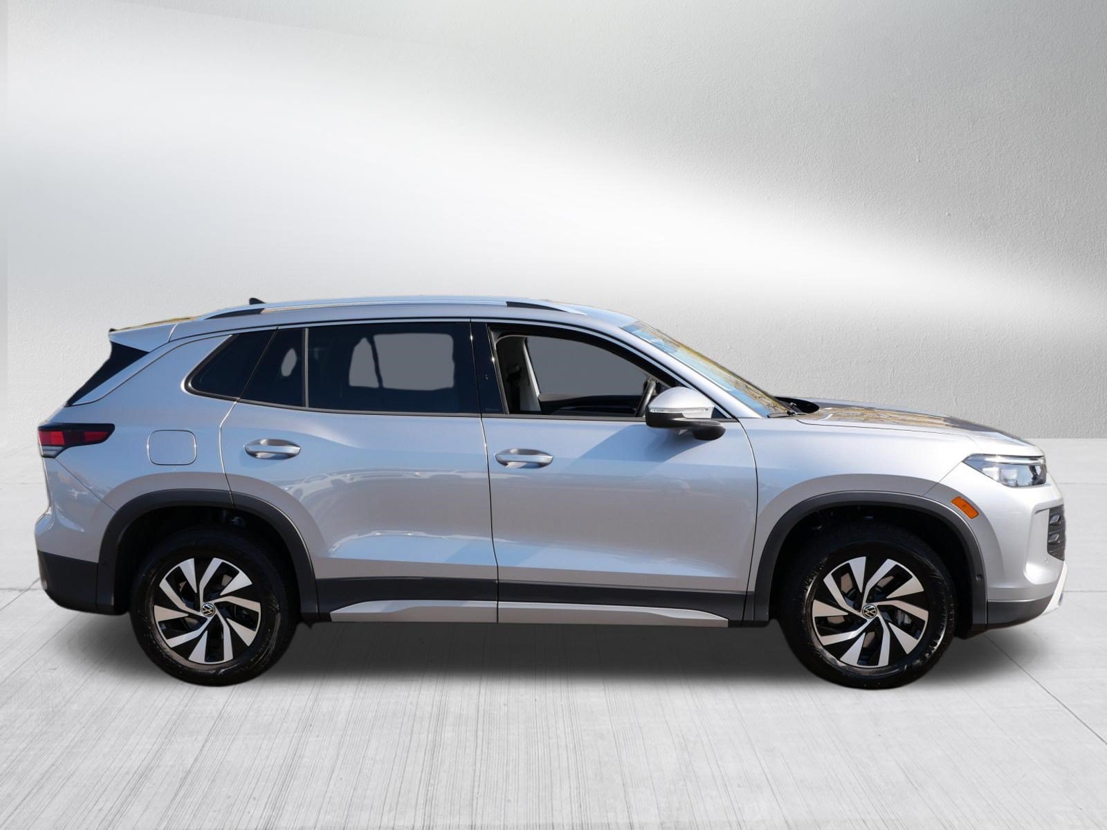 Certified 2026 Volkswagen Tiguan S AWD/4WD image 8